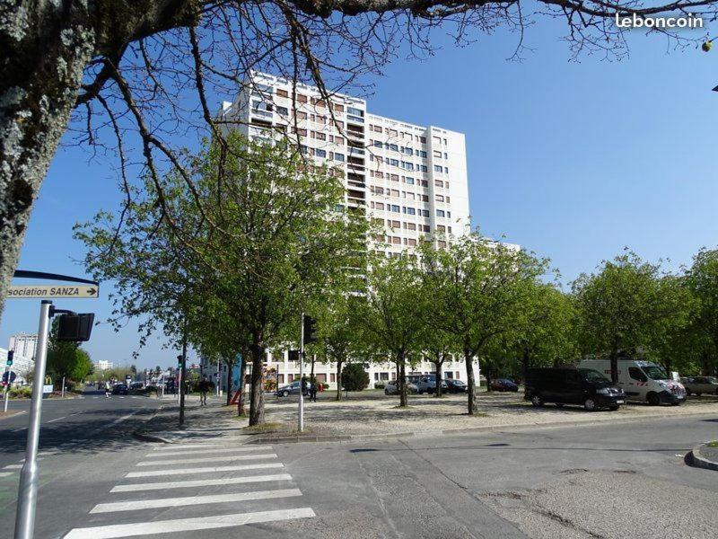 Poitiers Appartement T2 A 15 Mn Du Futuroscope מראה חיצוני תמונה